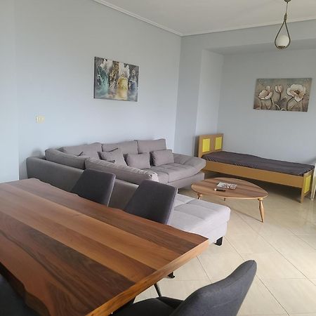 Hillside Garden Apartament ซารานเดอ ภายนอก รูปภาพ